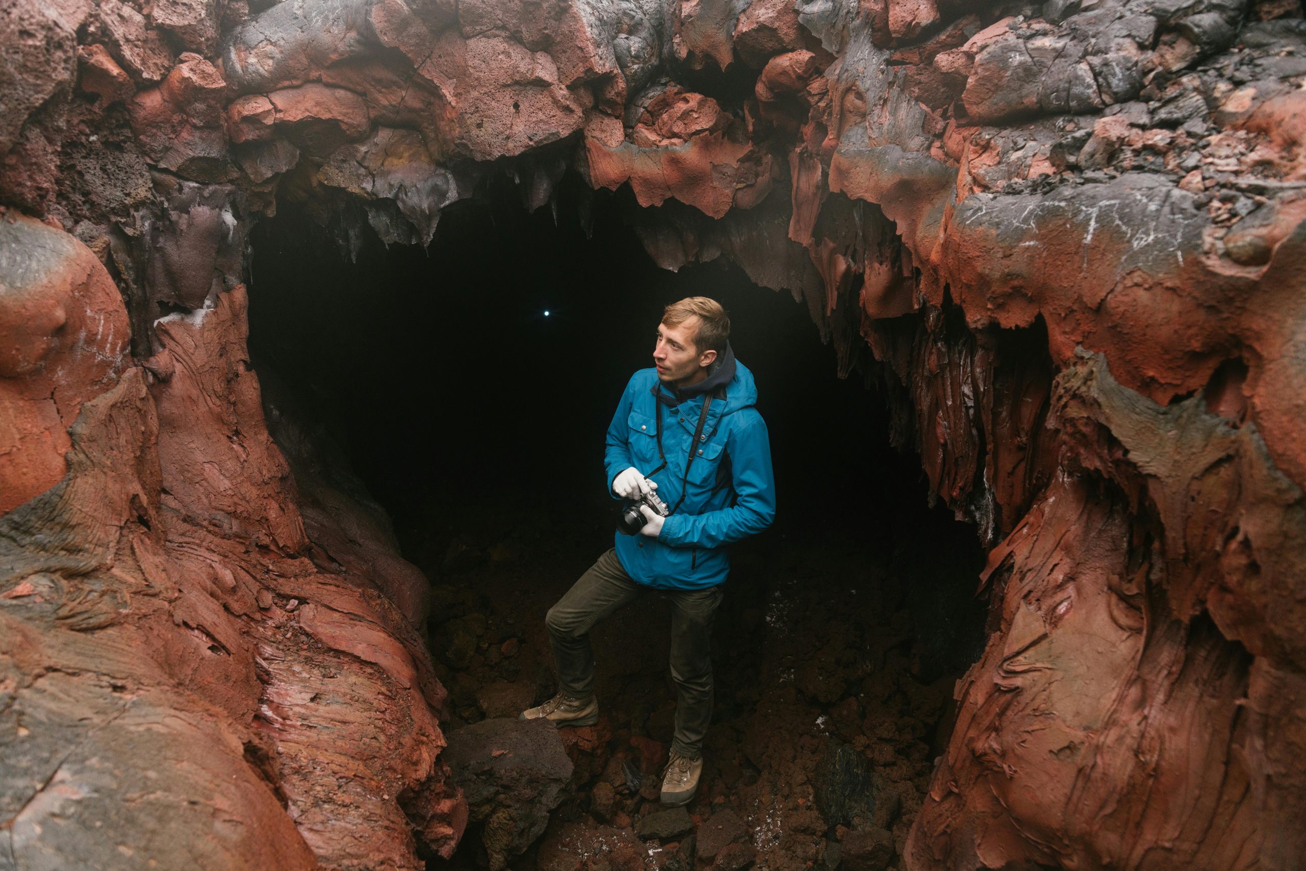 Homme préhistorique durée grotte habitation