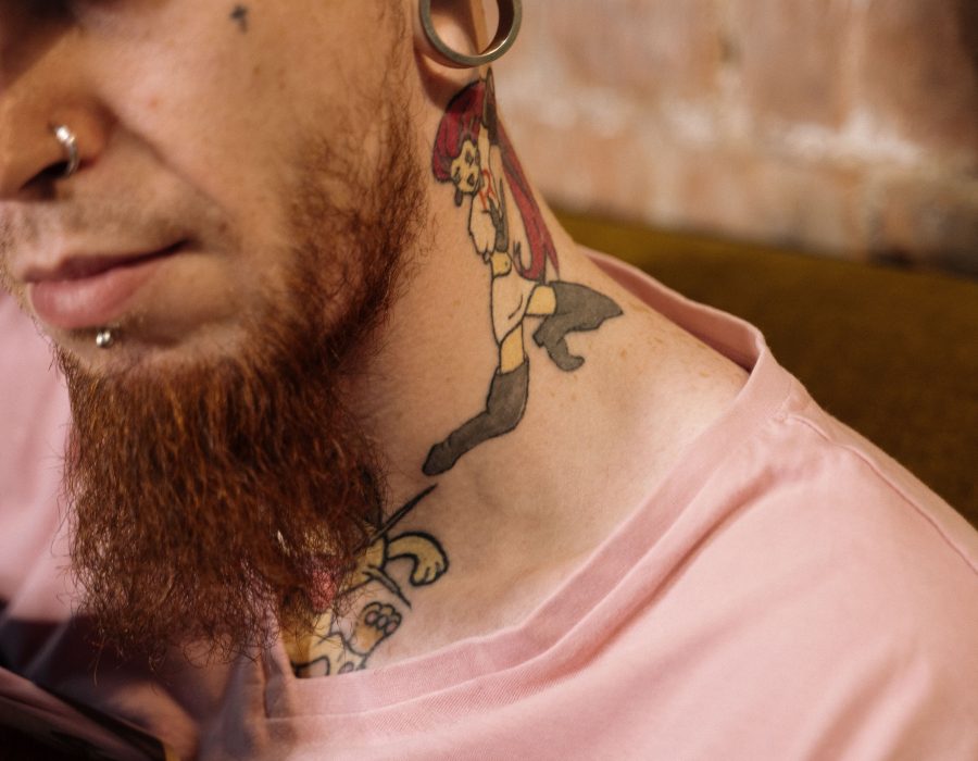 Trou d&rsquo;oreille agrandi : comment le traiter sans chirurgie ?