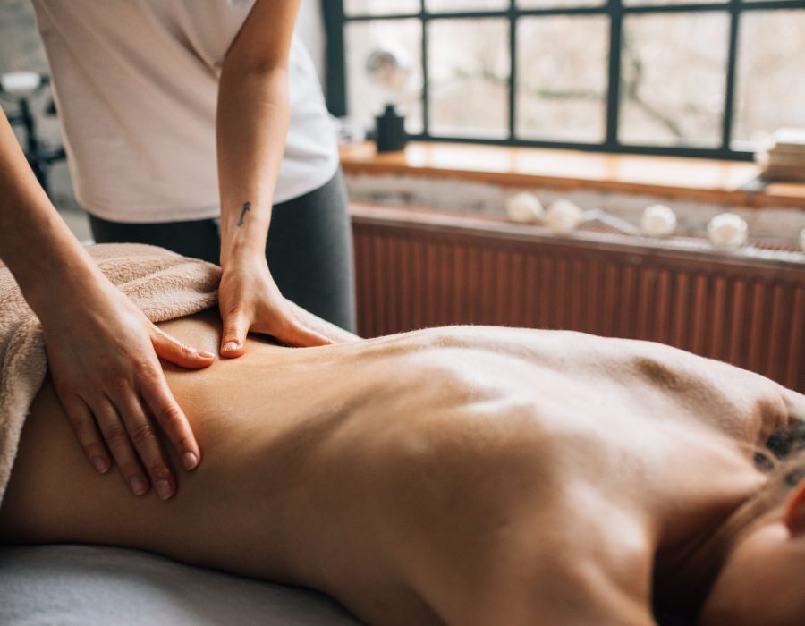 Massage lomi lomi, c&rsquo;est quoi et comment ça se déroule ?
