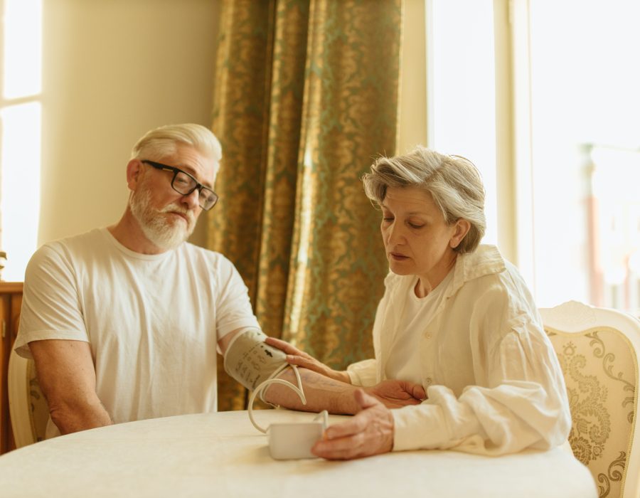 Pourquoi ne pas prendre ta tension juste après avoir mangé ?