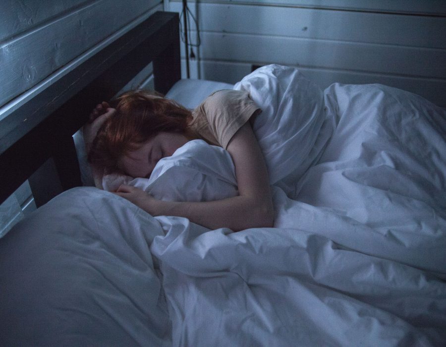 Pourquoi transpirez-vous autant la nuit, et que faire ?
